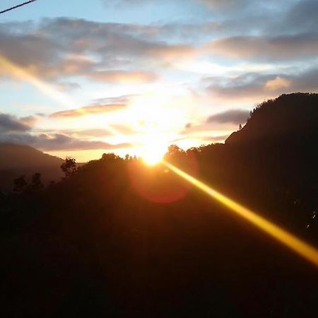 Zircon Ella Bed & Breakfast Bagian luar foto
